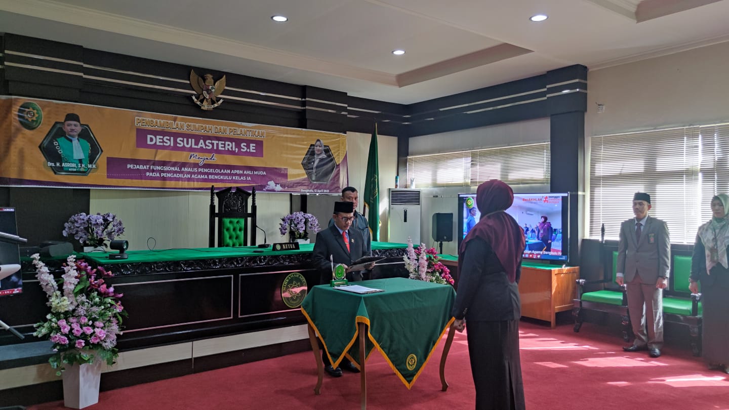 pengambilan sumpah ayuk desi 1 2