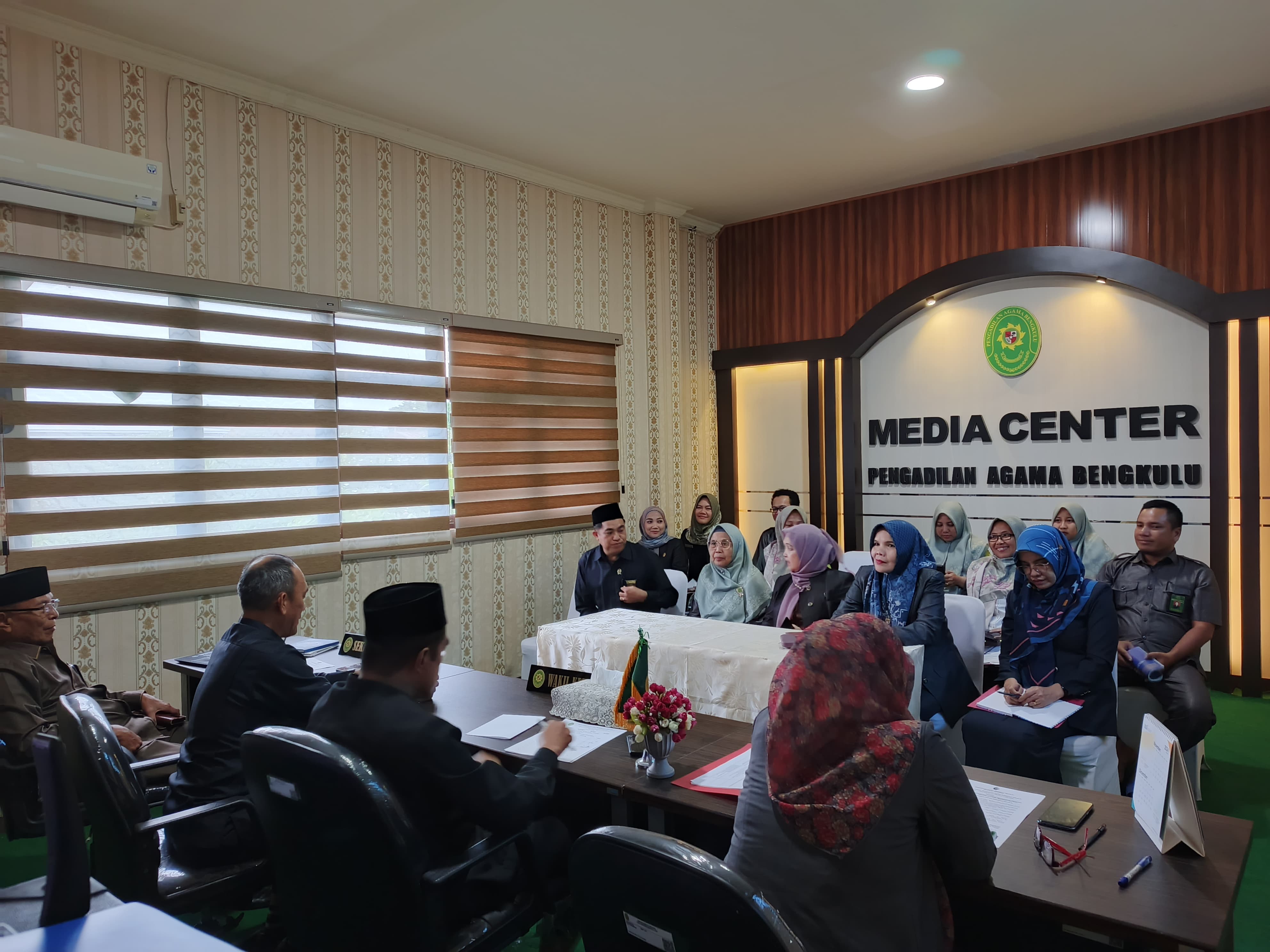 rapat gabungan 4